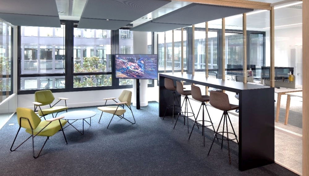 Image qui présente les espace de travail dans le siège Hilti France