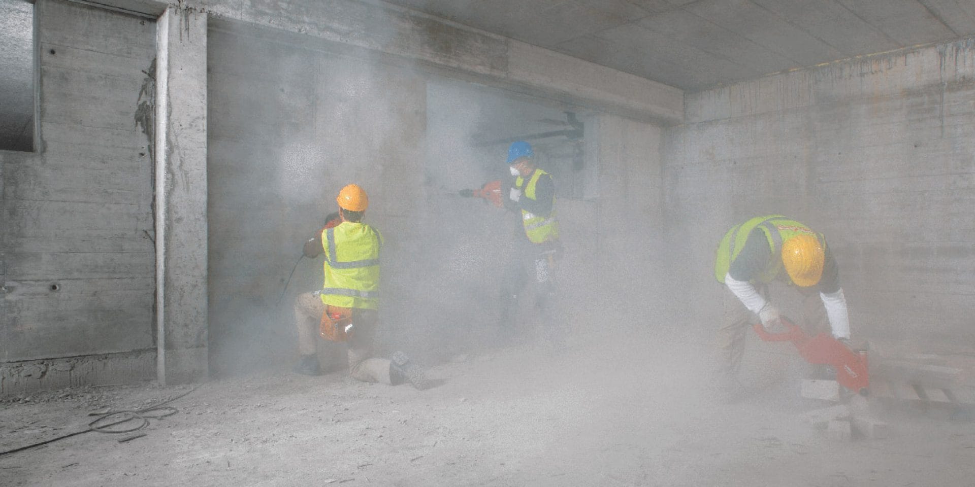 Nuage de poussière de béton sur un chantier