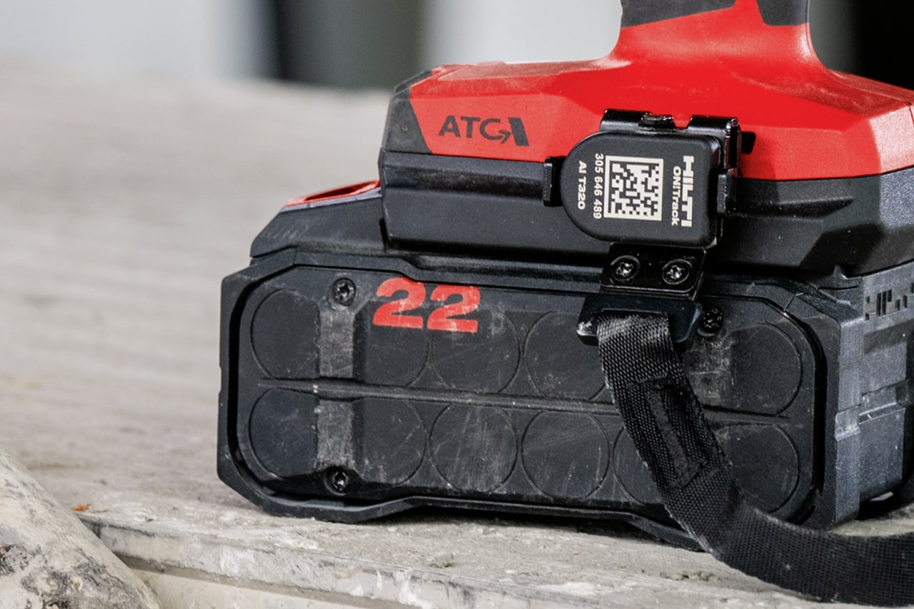 Étiquette ON!Track Bluetooth® sur outil Hilti