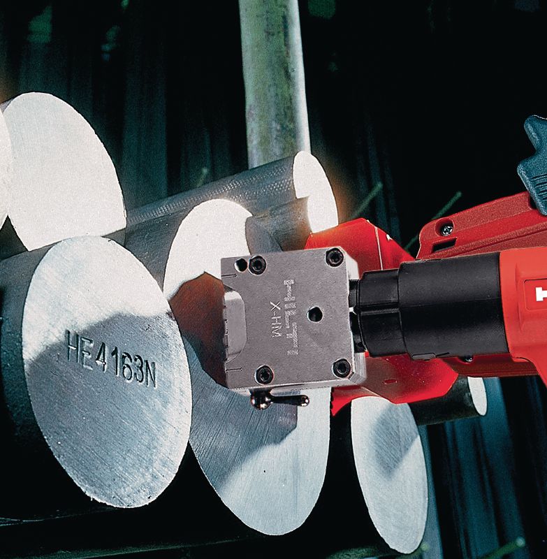Caractères de marquage en acier X-MC 8 Caractères spéciaux larges et tranchants pour l'estampage de marquages d'identification sur métal Applications 1