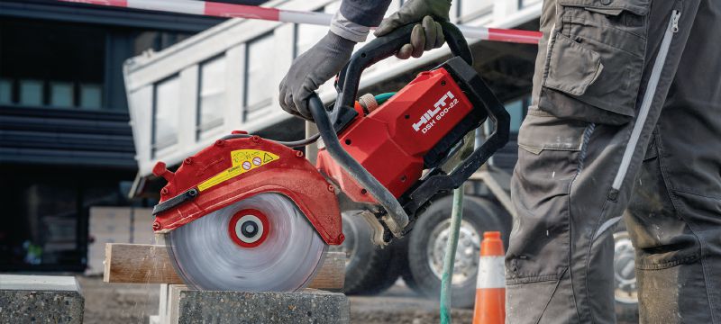 Découpeuses sans fil DSH 600-22 Découpeuses sans fil alimentée par batterie pour travaux lourds - pour la découpe de béton, métal et maçonnerie (plateforme de batteries Nuron) Applications 1