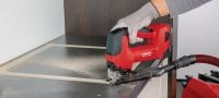 Scie sauteuse sans fil SJD 6-A22 Puissante scie sauteuse sans fil 22 V avec poignée supérieure en D pour une prise en main confortable et un meilleur contrôle lors des travaux de coupe incurvée Applications 2