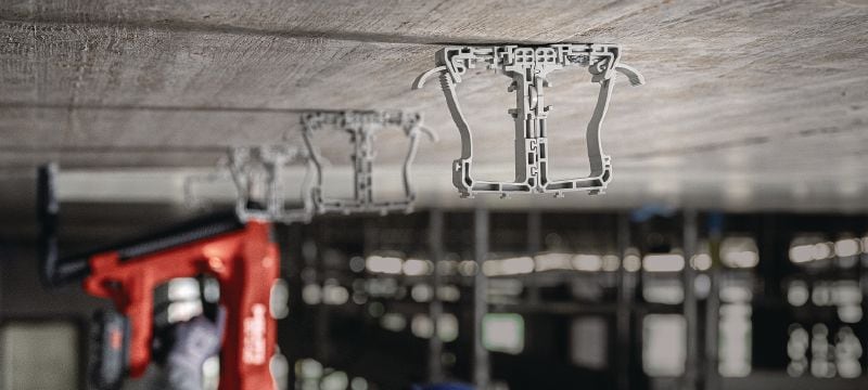 Attache-câble X-ECH MX (02) Attache pour torons de câbles en plastique, optimisée pour les clous en bande et compatible avec différentes méthodes de fixation et matériaux supports Applications 1