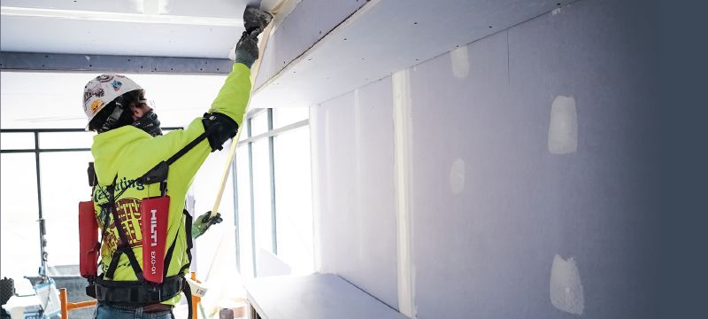 Exosquelette pour travaux au-dessus de la tête Exosquelette passif pour soulager la tension sur les épaules et les bras pendant les travaux d'installation au plafond Applications 1