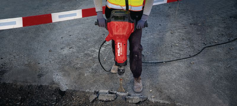 Marteau-piqueur électrique TE 3000-AVR pour démolition lourde Burineur ultra-puissant pour la démolition lourde du béton, la découpe de l'asphalte, les travaux de terrassement et la pose de tiges de mise à la terre Applications 1