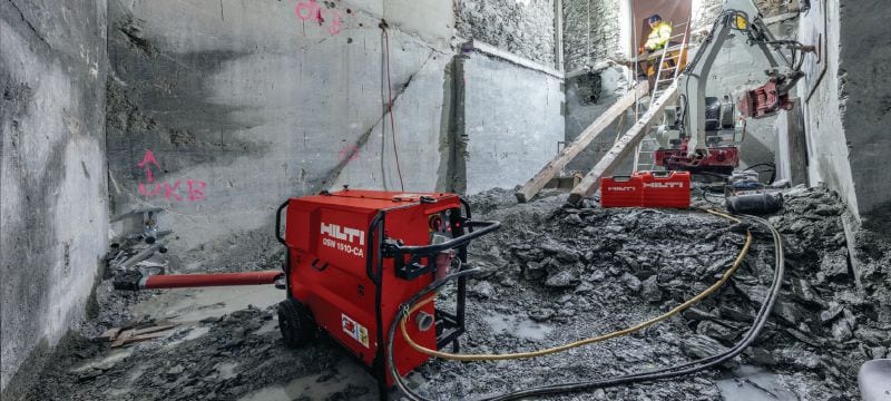 Scie à câble DSW 1510-CA Scie à câble électrique (15 kW) conçue pour faciliter les travaux de découpe intensifs avec traction automatique du fil, direction automatique de la coupe et télécommande sans fil Applications 1