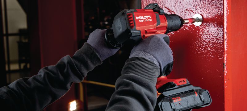 Connecteur électrique S-BT-ER HC HL Goujon fileté à vis (acier inoxydable, filetage métrique) pour les connexions électriques sur l’acier dans les environnements faiblement corrosifs, section max. recommandée du câble connecté : 120 mm²/AWG 4.0 Applications 1
