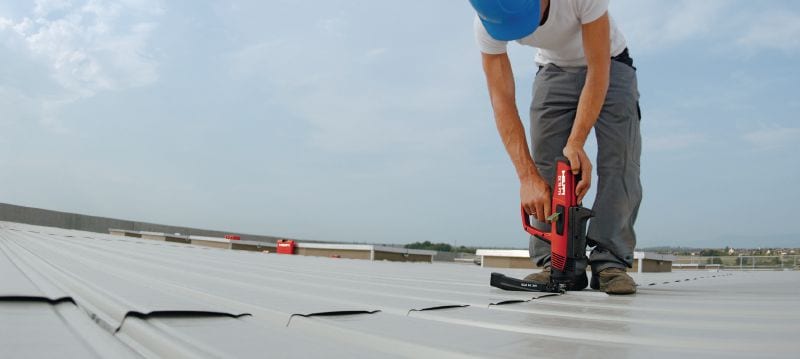 Clous pour tablier métallique X-ENP MX (en bande) Clous en bande pour la fixation de tabliers métalliques sur des structures en acier à l'aide de cloueurs à poudre Applications 1