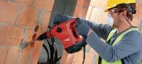 Perforateur TE 60-AVR Perforateur SDS Max (TE-Y) polyvalent et puissant pour le forage et le burinage du béton, équipé du système de réduction active des vibrations (AVR) Applications 4