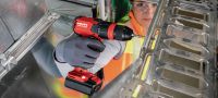 Visseuse-perceuse à têtes multiples SFE 2-A12 Visseuse-perceuse sans fil 12 V compacte à têtes multiples (excentré, angle droit, autoserrant de 13 mm sans clé et porte-embout hexagonal) pour les travaux d'installation dans les espaces exigus et dans les coins Applications 6
