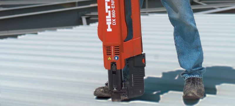 Cartouches de poudre 6.8/18 M40 DX 9 ENP Clean-Tec (longues) Cartouches en bande Clean-Tec longues de calibre .27 à utiliser avec des cloueurs à poudre pour la fixation de panneaux métalliques Applications 1