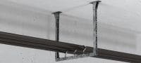 Platine pré-assemblée MT-B-O2 FL OC Connecteur de base avec écrou et boulon de verrouillage rapide pré-assemblés pour l’ancrage des structures de rails de supportage dans le béton et l’acier, pour une utilisation en extérieur avec une faible pollution Applications 3