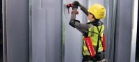 Exosquelette pour travaux au-dessus de la tête Exosquelette passif pour soulager la tension sur les épaules et les bras pendant les travaux d'installation au plafond Applications 3