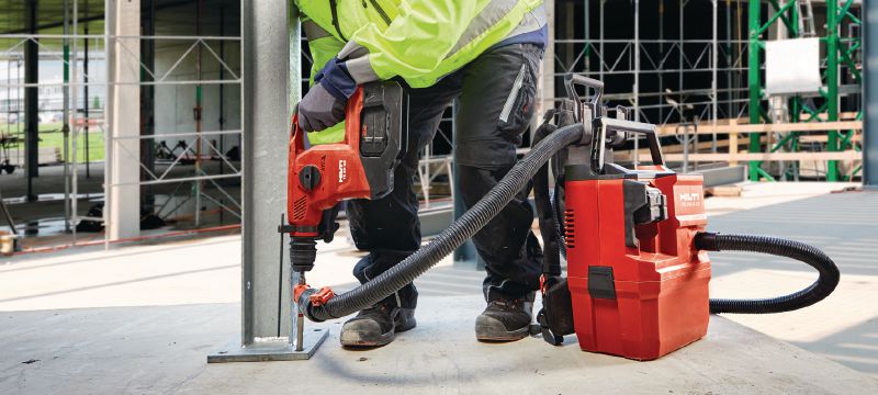 Aspirateur de poussière sans fil VC 4MX-22 T8 de classe M Aspirateur de poussière sans fil, compact et puissant avec sac à dos en option pour le raccordement aux outils électroportatifs et les nettoyages de chantier (à sec et à eau), cuve de 8 l (batterie Nuron) Applications 1