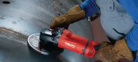 Meuleuse d'angle AG 230-27DB Meuleuse d'angle 2 700 W avec interrupteur d'homme mort, poignée pivotante et frein – pour disques jusqu'à 230 mm de diamètre Applications 2