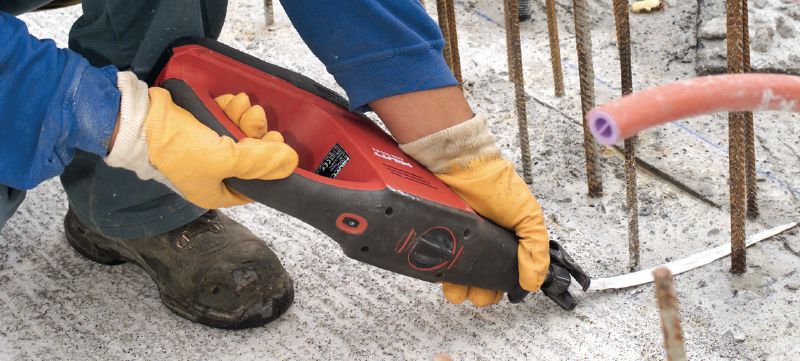 Scie sabre WSR 900-PE Scie sabre conçue pour des vibrations minimales lors des travaux de démolition courants et lors de la coupe à la longueur Applications 1
