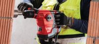 Perforateur TE 30-AVR Perforateur SDS Plus (TE-C) puissant pour le forage et le piquage correctif dans le béton, équipé du système de réduction active des vibrations (AVR) Applications 3